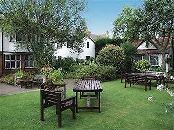 The Tudor Court Hotel Solihull Bagian luar foto