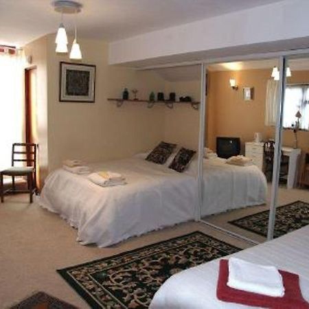 The Tudor Court Hotel Solihull Ruang foto
