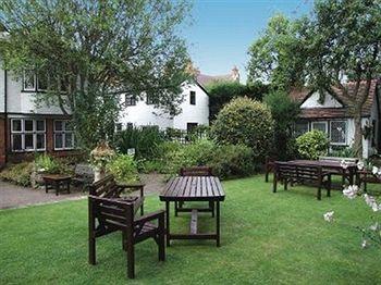The Tudor Court Hotel Solihull Bagian luar foto